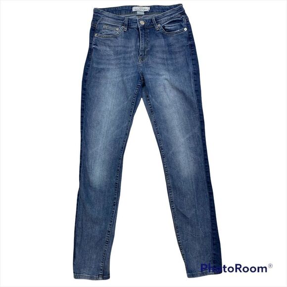 L.O.G.G. Brand High Rise Denim Jeans Size 6, Dark Stripe on Each Side - Picture 2 of 10